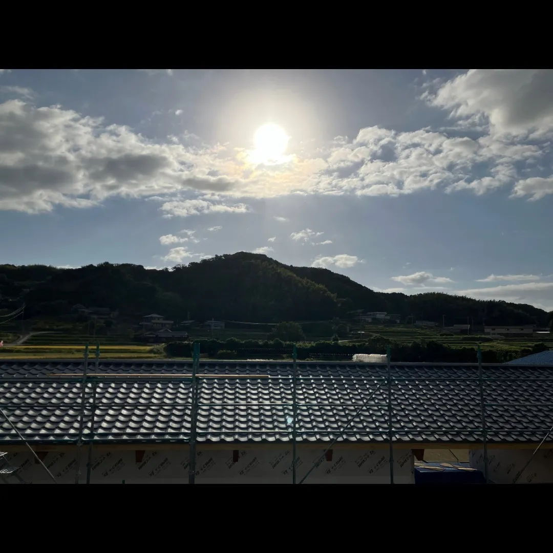 淡路島の住宅「土地を継ぐ家」瓦屋根