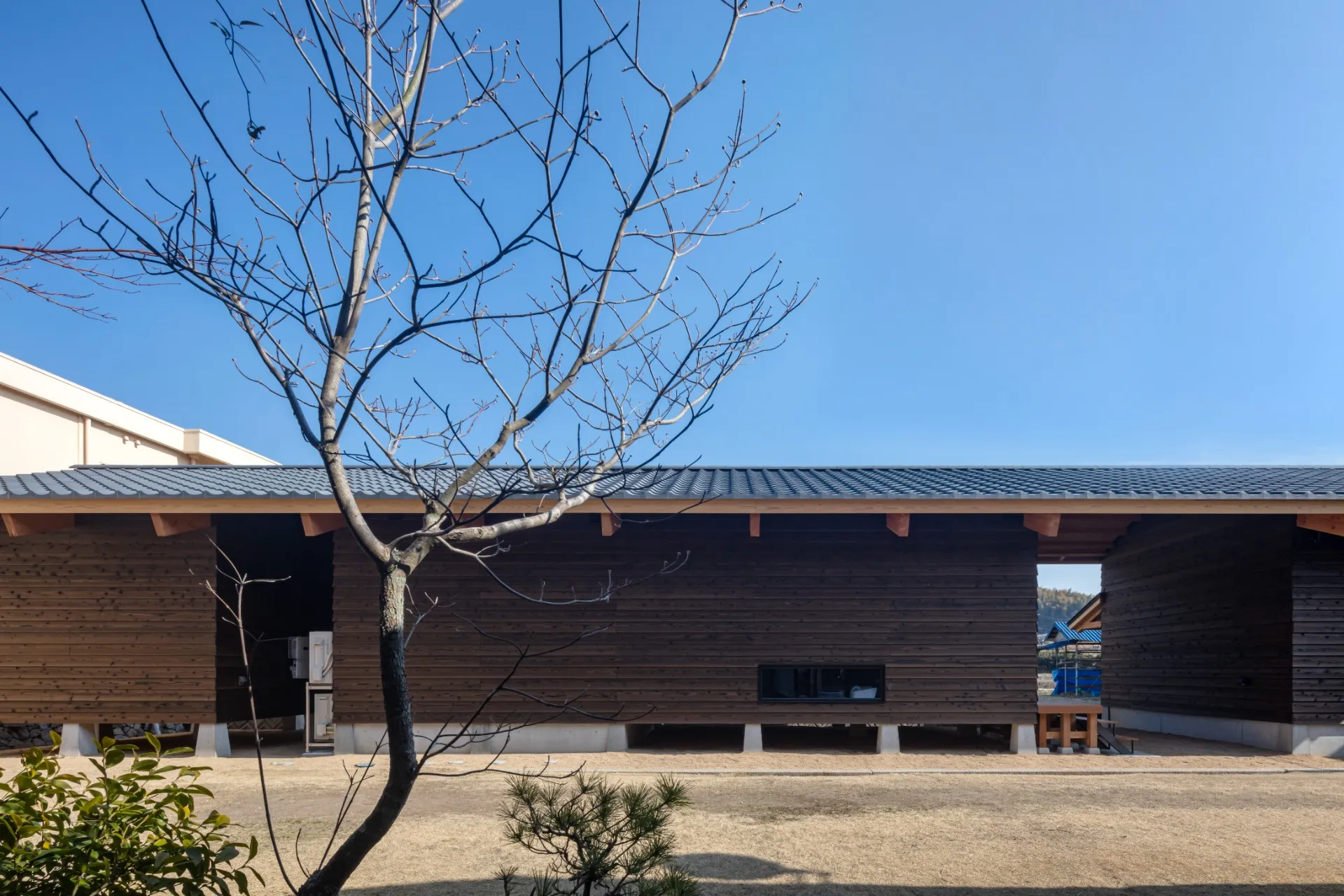 住宅01「地を継ぐ離れ」