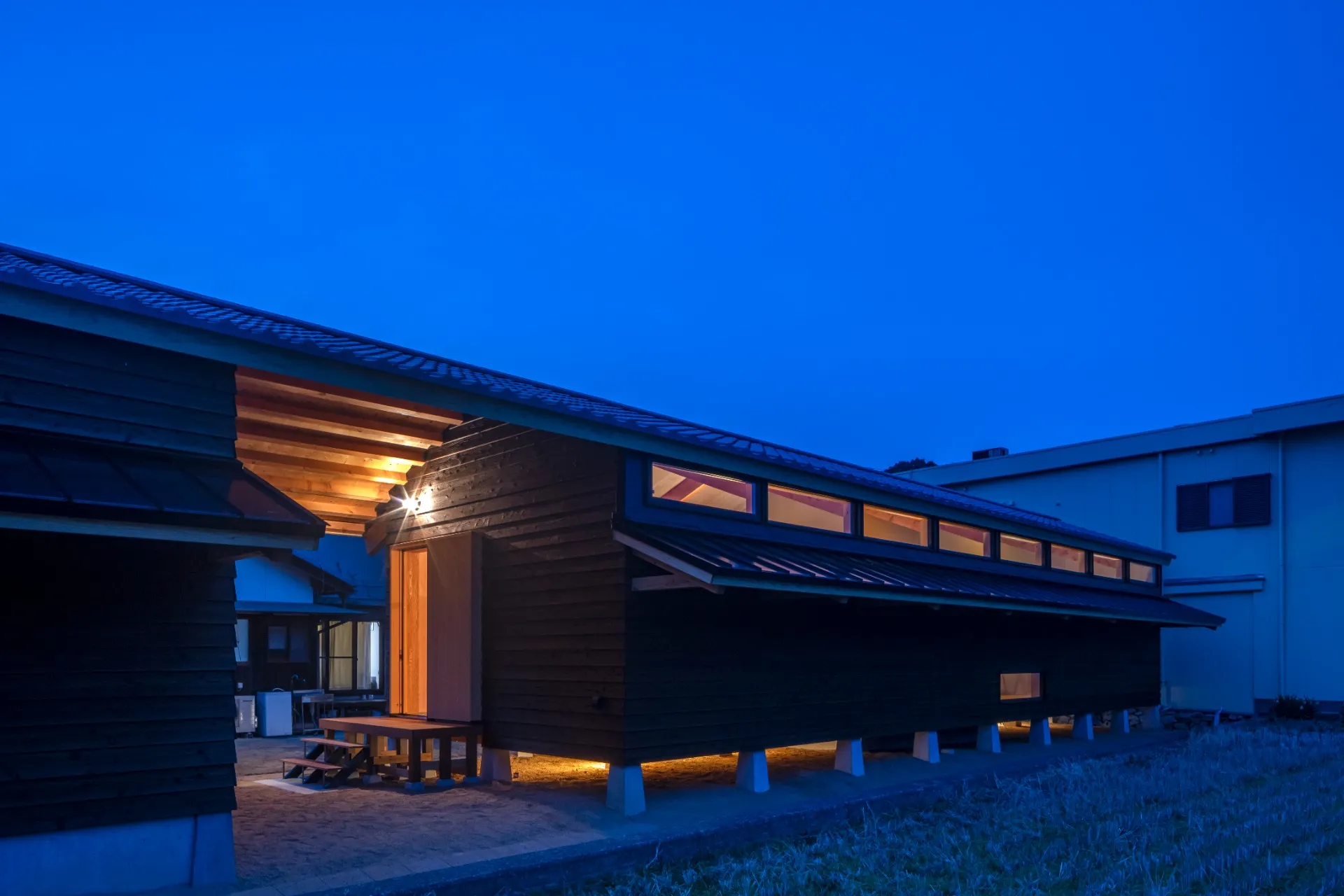 住宅01「地を継ぐ離れ」