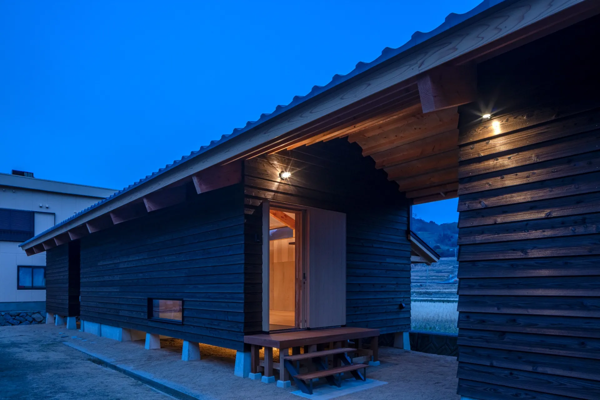 住宅01「地を継ぐ離れ」