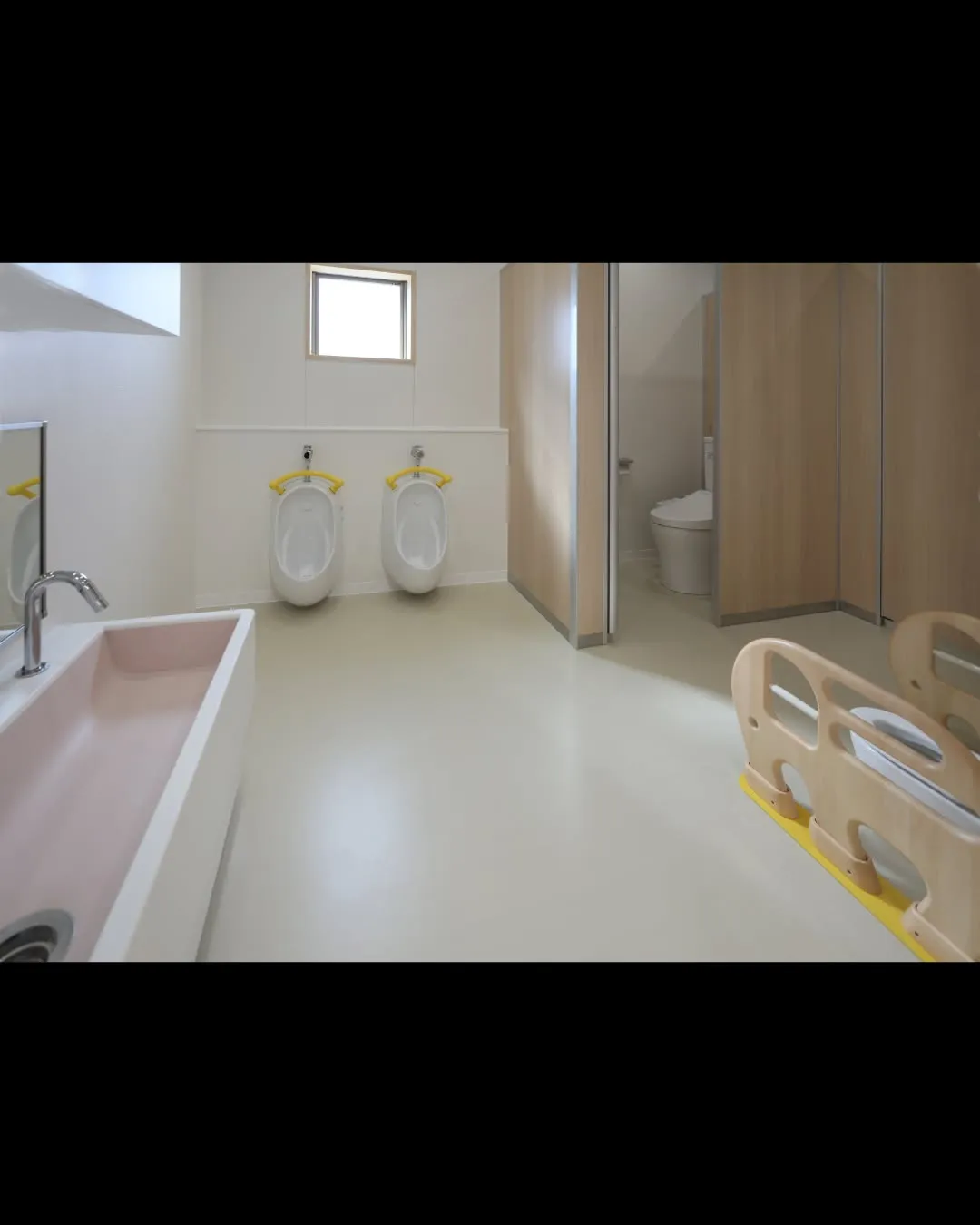 「トイレも明るく、便利に」